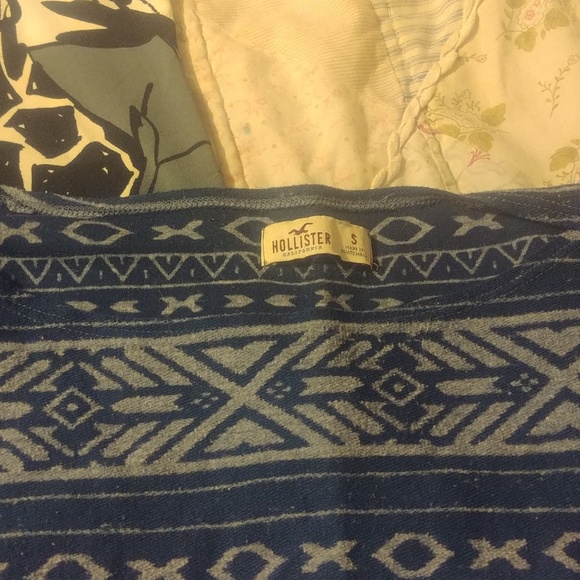 *Two tops - Picture 2 of 4